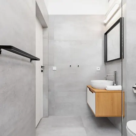 Steam Park Old Town Cracow By Renters דירה *